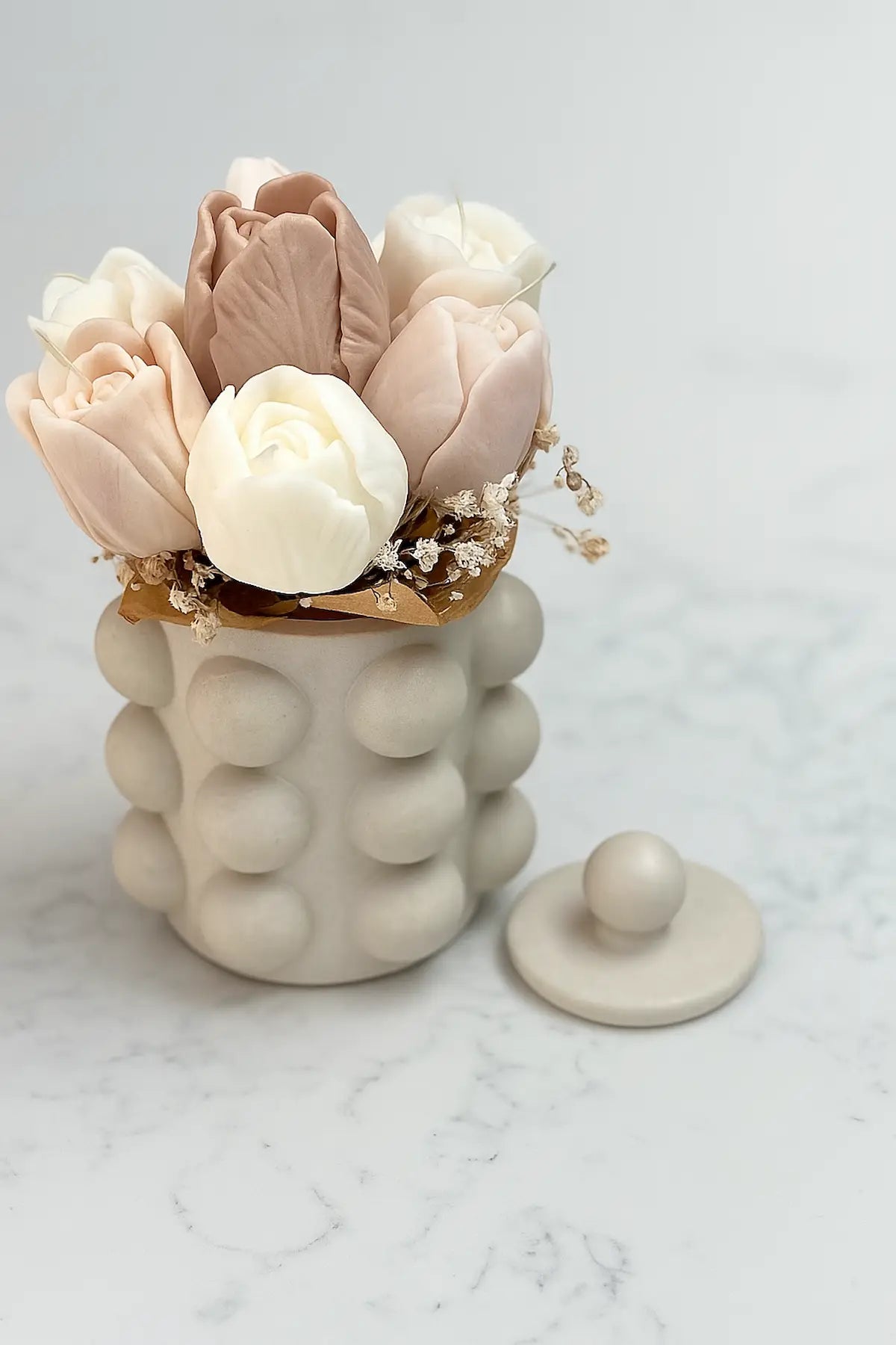 Bloomea Luxe Floral Candle — premium hand-poured floral soy candle in sculpted reusable vase.Zenglow