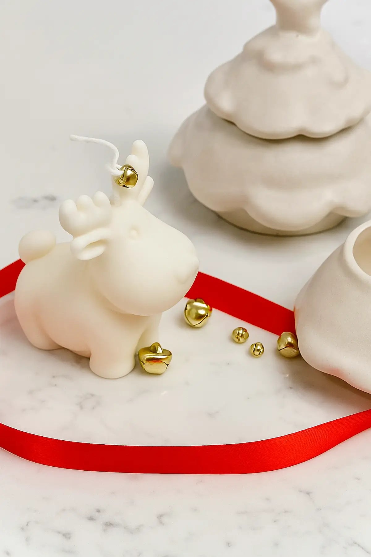Christmas Reindeer Candle — festive hand-poured candle shaped like a reindeer.Zenglow 